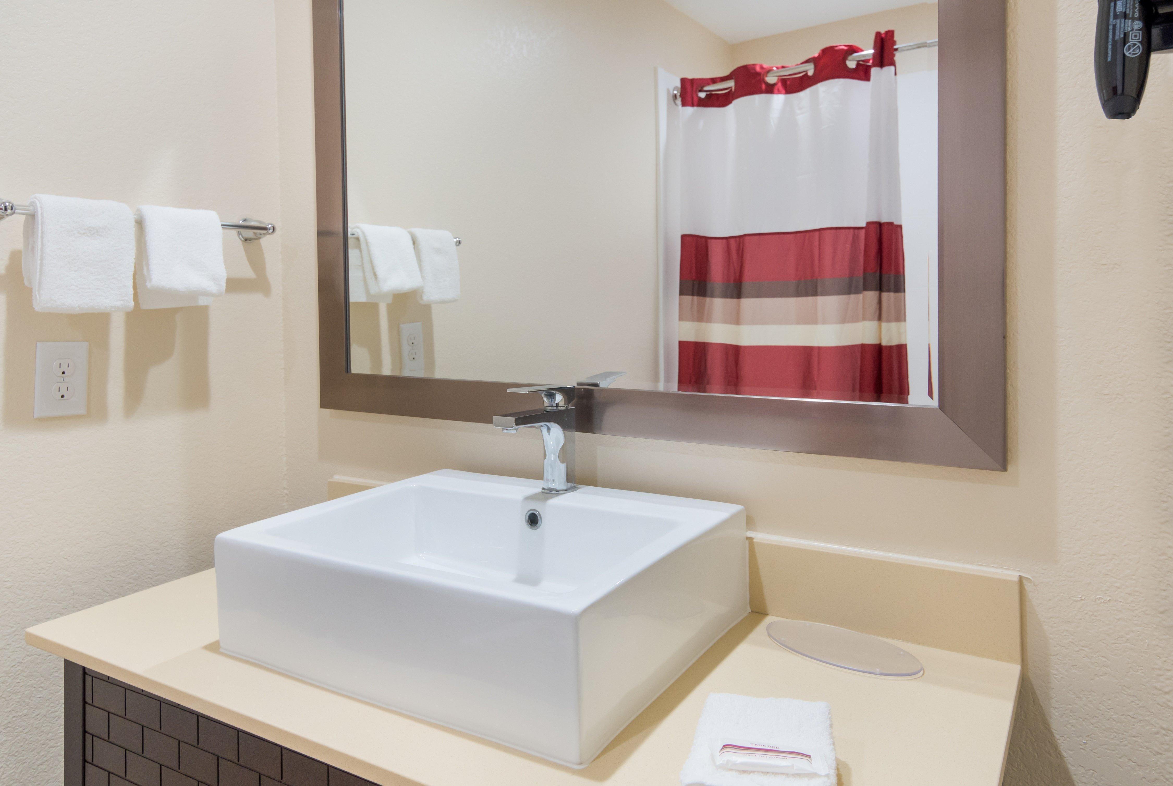 Red Roof Inn Plus+ Fort Worth - Burleson Dış mekan fotoğraf