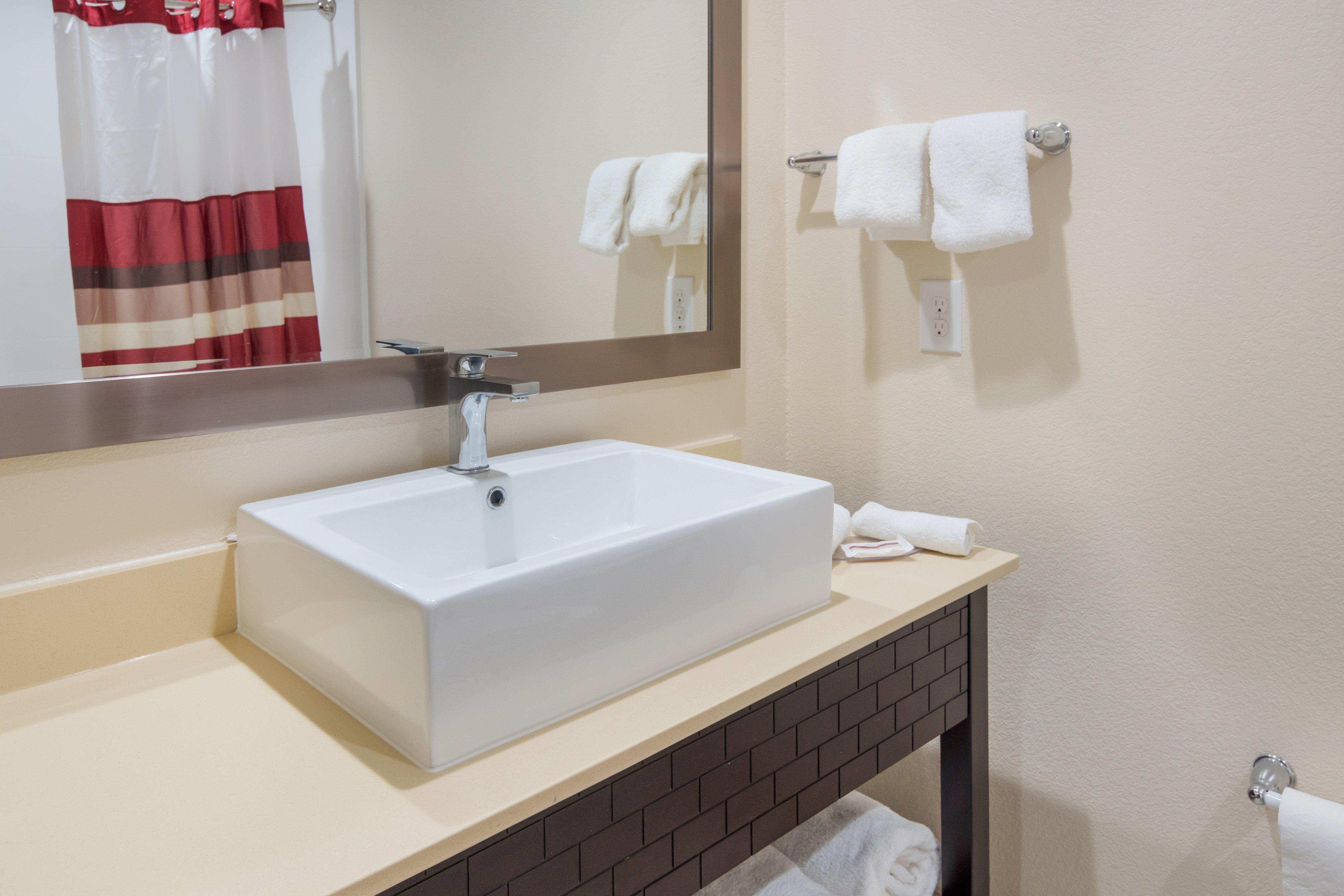 Red Roof Inn Plus+ Fort Worth - Burleson Dış mekan fotoğraf